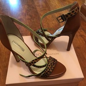 *SOLD* Women's BCBG BCBGeneration Platform Sandals